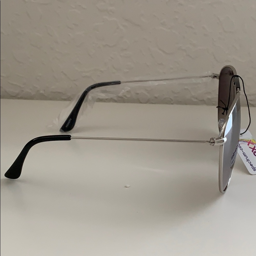 ๐ ๐ SUNGLASSES - Picture 2 of 5